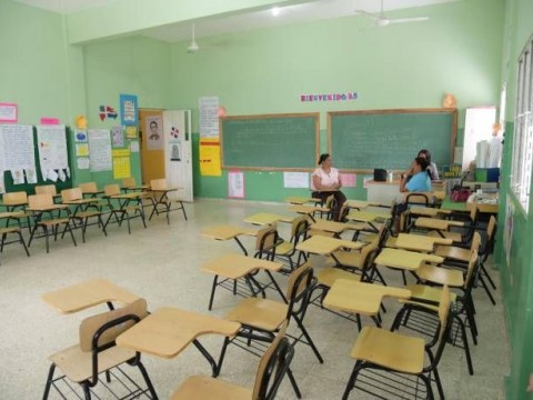 Maestros dejan colegios por los mejores salarios de las escuelas