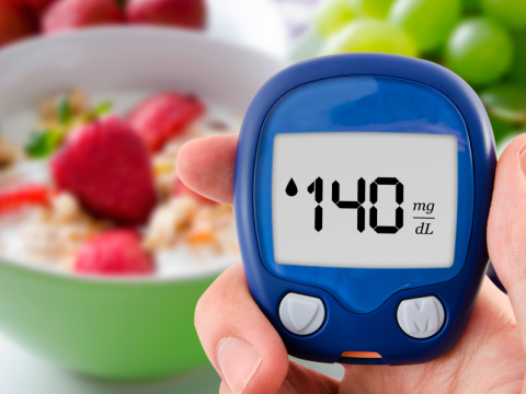 Cenar menos de 2 horas antes de dormir aumenta un 50 % el riesgo de diabetes