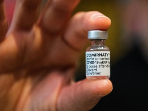 Comirnaty: As&iacute; se llama la vacuna de Pfizer tras recibir aprobaci&oacute;n de la FDA