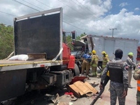 Accidente de tr&aacute;nsito deja 5 muertos en Azua 