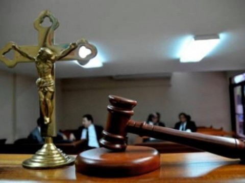 Dictan coerci&oacute;n a 10 hombres arrestados luego de tiroteo en Capotillo