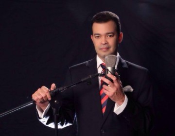 Alex Bueno conquista p&uacute;blico de Romeo