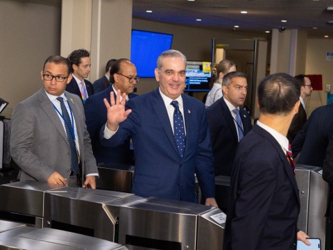En estos momentos el presidente Luis Abinader, llega a la sede de la Organizaci&oacute;n de las Naciones Unidas (ONU)