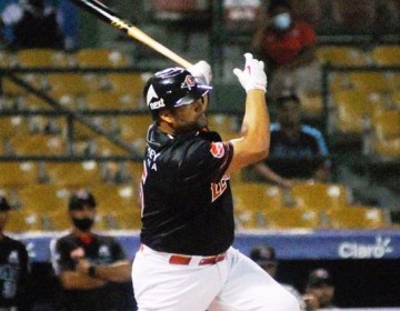 Escogido se impone a las &Aacute;guilas en retorno de Pujols; se afianza en cuarto luga