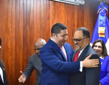 Antoliano Peralta juramenta a viceministros de Justicia y al director de Servicios Penitenciarios