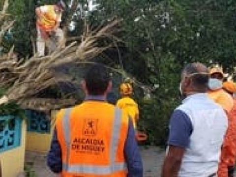 Isa&iacute;as deja sus estragos en la zona este del pa&iacute;s 