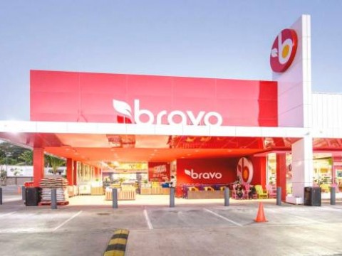 A partir del lunes, supermercados Bravo reducir&aacute; horario para surtir g&oacute;ndolas e higienizar