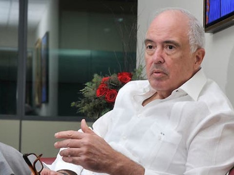 La respuesta de Bernardo Vega a los que cuestionaron encuesta por tel&eacute;fono