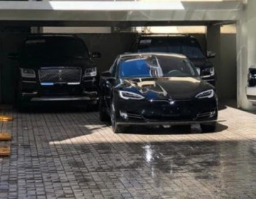 Presidente electo Luis Abinader llega en veh&iacute;culo el&eacute;ctrico al Congreso Nacional 