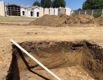 A&uacute;n sin utilizarse fosa com&uacute;n habilitada por la alcald&iacute;a en Santiago 