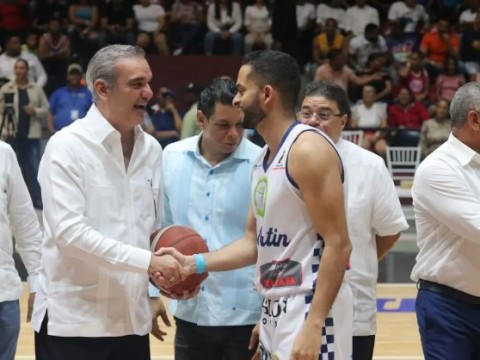 Camacho resalta apoyo para obras deportivas SFM