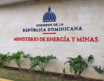Energ&iacute;a y Minas dice a senador &laquo;No puede entregar informaci&oacute;n que no existe&raquo;