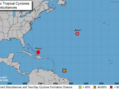 Se forma depresi&oacute;n tropical 8 y Fiona sigue como hurac&aacute;n mayor