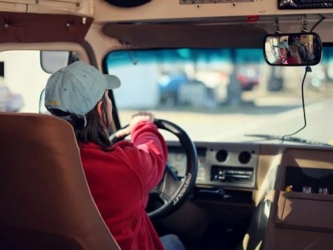 Los conductores de autobuses de Pek&iacute;n llevar&aacute;n pulseras que monitorizan sus emociones