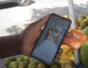 Desde fruteros hasta gomeros: el pago con tarjeta impulsa a micro negocios en el pa&iacute;s