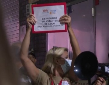 Nueva York lucha contra la afluencia de solicitantes de asilo