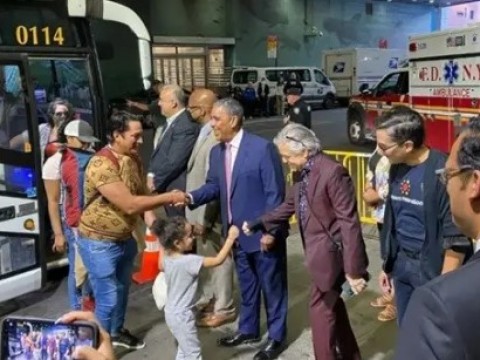 Espaillat exhorta solicitar puestos de trabajo en distrito 13