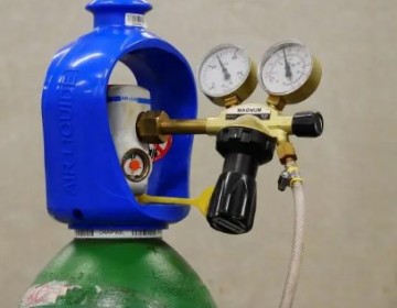 Alerta por consumo del &ldquo;gas de la risa&rdquo;, la droga barata de moda