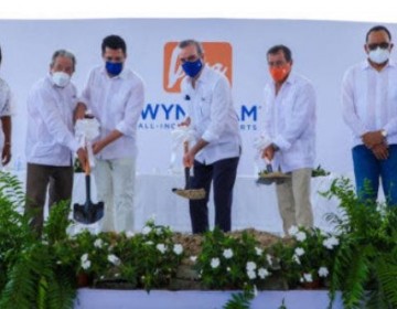 Presidente inaugura dos hoteles en Miches