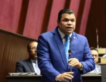 Tob&iacute;as Crespo acusa a C&aacute;mara de Diputados, al Intrant y Presidencia de apoyar difamaci&oacute;n en su contra