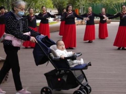 La poblaci&oacute;n china disminuye por primera vez en 60 a&ntilde;os