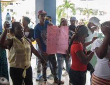 Familiares de ni&ntilde;a robada de la Maternidad de Los Mina protestan; Polic&iacute;a dice investigaci&oacute;n avanza