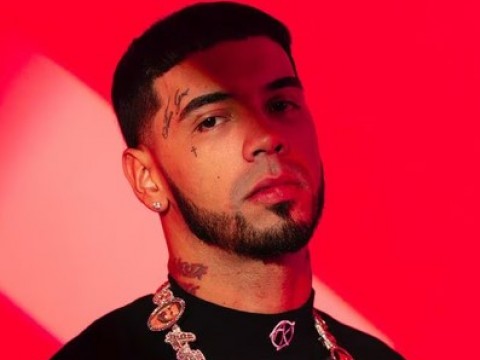 Anuel le responde a Karol G en su nueva canci&oacute;n: "T&uacute; no eres Shakira ni yo Piqu&eacute;"
