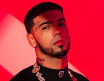 Anuel le responde a Karol G en su nueva canci&oacute;n: "T&uacute; no eres Shakira ni yo Piqu&eacute;"