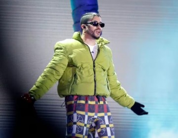 Bad Bunny recibe demanda millonaria de su exnovia