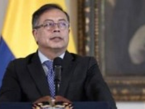 Petro viaja por tercera vez a Caracas para reunirse con Maduro