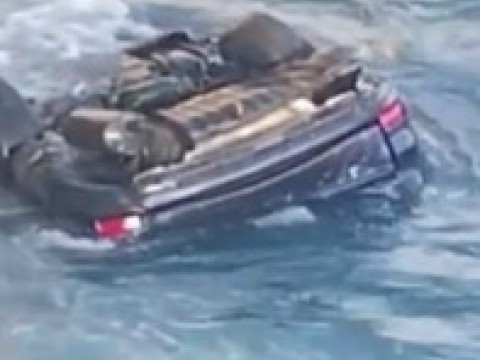Joven fallece y otro resulta herido al caer yipeta al mar en autopista Las Am&eacute;ricas