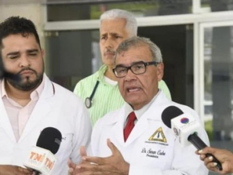 M&eacute;dicos atribuyen dificultades de la salud a la indiferencia de pol&iacute;ticos