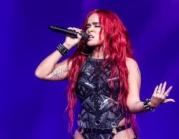 Karol G vuelve a dominar los Premios Tu M&uacute;sica Urbano con seis galardones