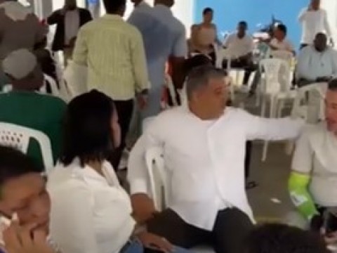 Perreme&iacute;stas asisten a Casa Nacional a inscribir precandidaturas