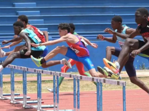Sine y Reyes logran medallas en el campeonato de atletismo NACAC