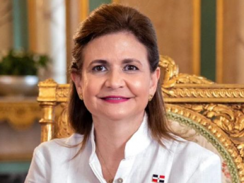 Helic&oacute;ptero en que se desplazaba la vicepresidenta aterriza por precauci&oacute;n
