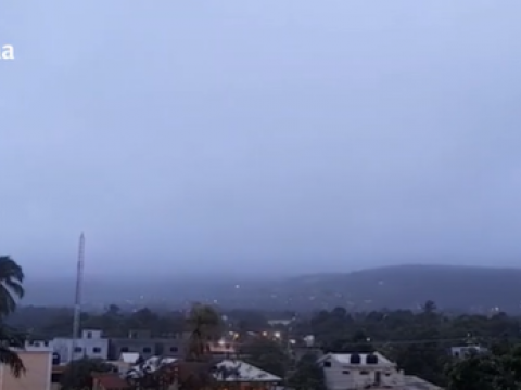 Centro de la tormenta Franklin toc&oacute; tierra en Barahona