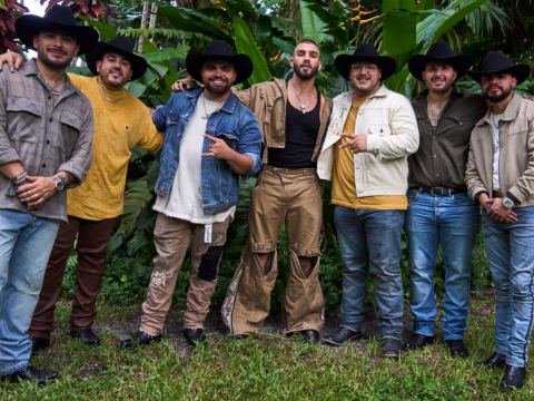 &nbsp;Manuel Turizo y Grupo Frontera se unen en el lanzamiento de&nbsp;"DE LUNES A LUNES"