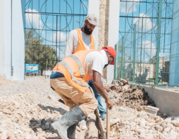 Alcald&iacute;a del Distrito Nacional realiza reconstrucci&oacute;n del muro perimetral del cementerio Cristo Redentor