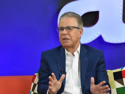 Ch&aacute;vez sostiene hechos contradicen cr&iacute;ticas de FP y del PLD contra Abinader