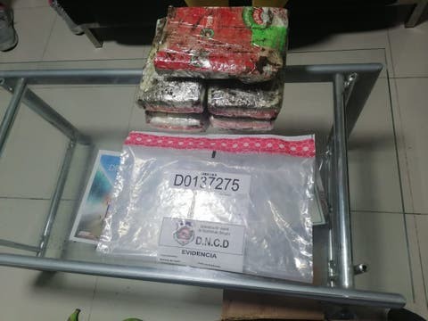 Apresan pasajera con 5 kilos de coca&iacute;na