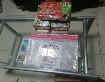 Apresan pasajera con 5 kilos de coca&iacute;na