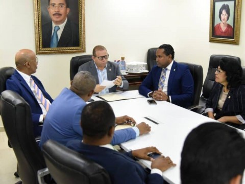 Diputados muestran preocupaci&oacute;n por baja cobertura en medicamentos de afiliados al r&eacute;gimen Seguridad Social