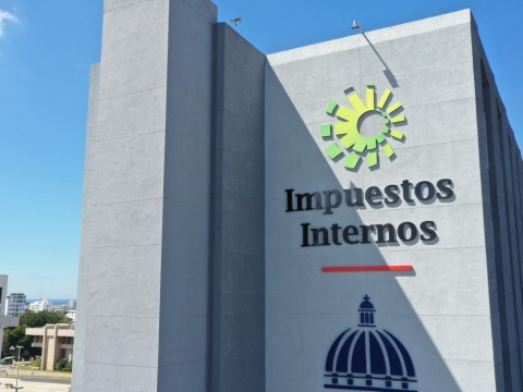 DGII informa emisi&oacute;n exclusiva de facturas electr&oacute;nicas para Grandes Locales y Medianos Contribuyentes desde noviembre