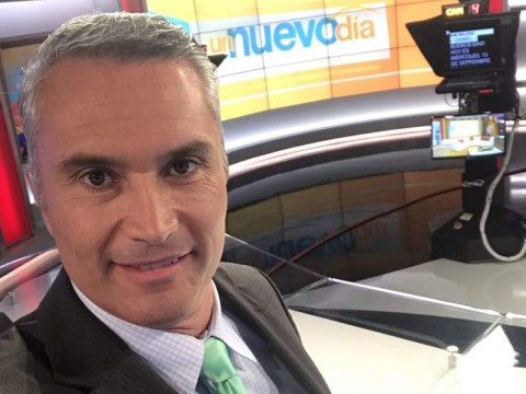Muere presentador de noticias de Telemundo Edgardo del Villar por C&aacute;ncer cerebral