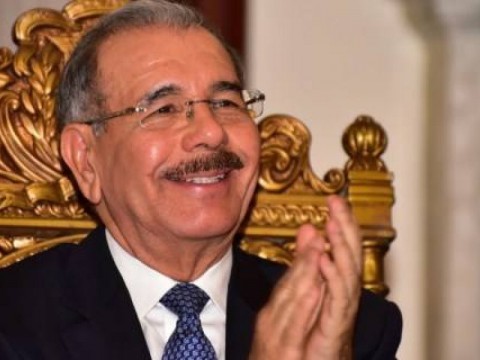 Danilo Medina asistir&aacute; a la ceremonia de traspaso de mando con la frente en alto, dice Dom&iacute;nguez Brito