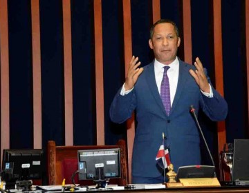 Senador Dionis S&aacute;nchez se va del PLD y se lleva su equipo pol&iacute;tico 