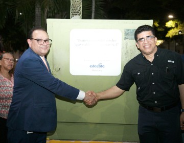 EDEEste inaugura iluminaci&oacute;n del parque Invivienda en Santo Domingo Este