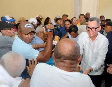 Ministro de Trabajo garantiza entrega transparente del bono navide&ntilde;o a portuarios