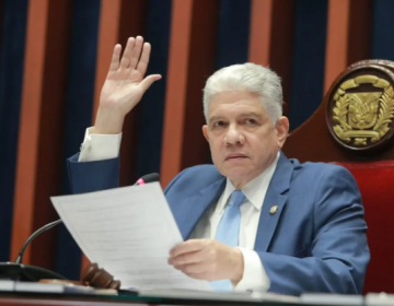 Eduardo Estrella seguir&iacute;a como presidente del Senado de la Rep&uacute;blica
